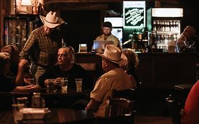 The Historic Leakey Inn